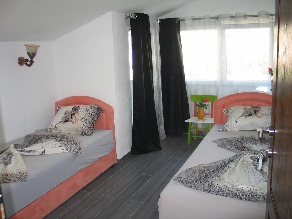 Guest House Dena Dobra Voda Værelse billede